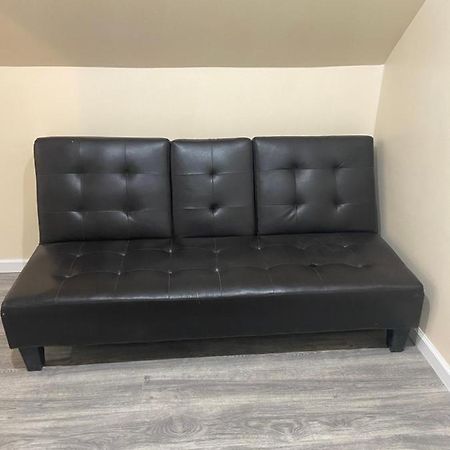 A Comfortable Room Ню Йорк Екстериор снимка