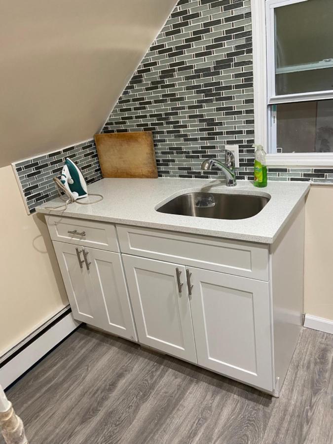 A Comfortable Room Ню Йорк Екстериор снимка