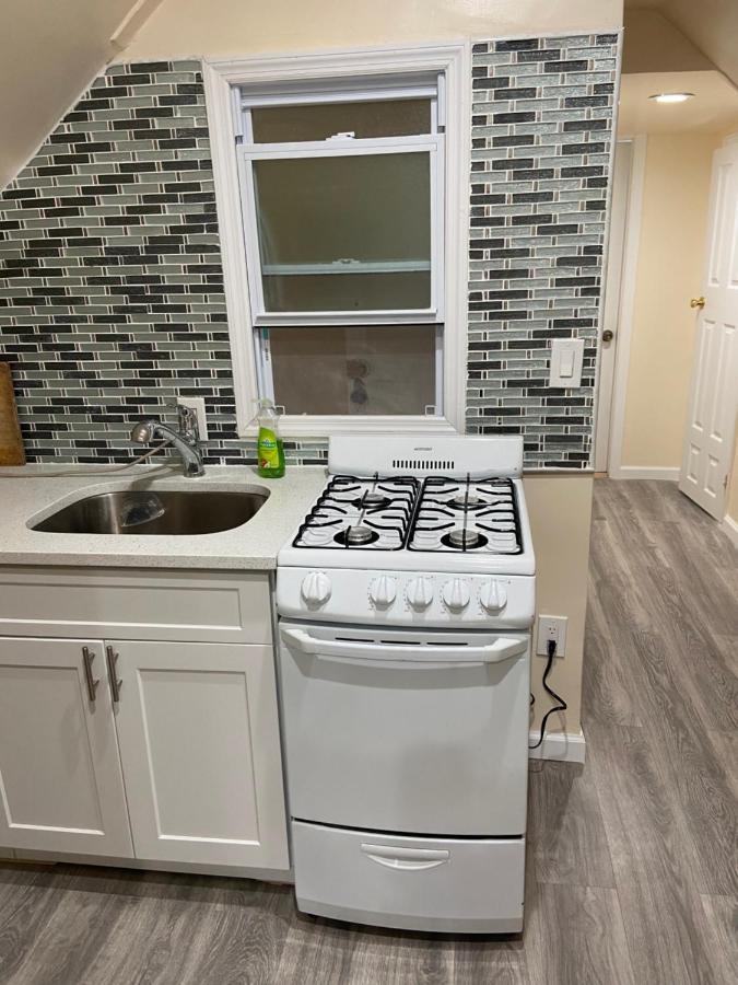 A Comfortable Room Ню Йорк Екстериор снимка